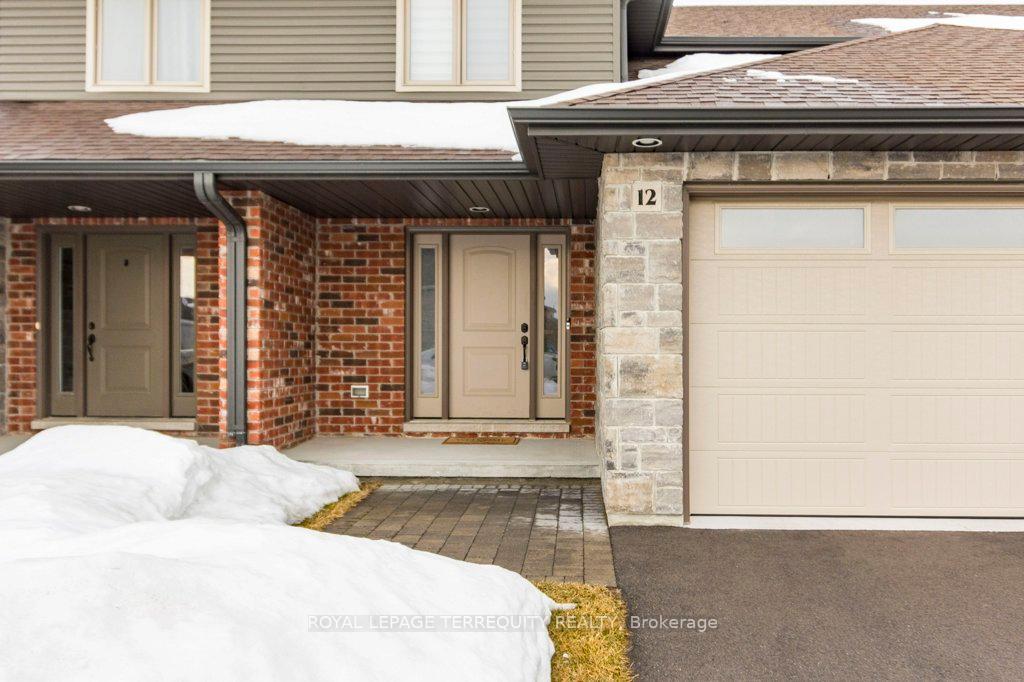 Photo 3 of 12 Cedar Park Crescent, Quinte West, Murray Ward — HOMEH