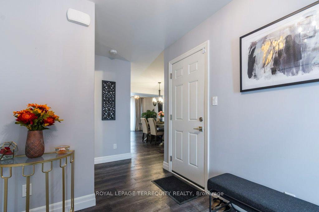 Photo 5 of 12 Cedar Park Crescent, Quinte West, Murray Ward — HOMEH