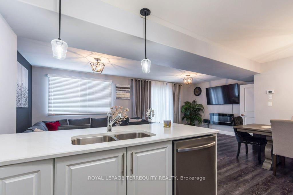 Photo 11 of 12 Cedar Park Crescent, Quinte West, Murray Ward — HOMEH