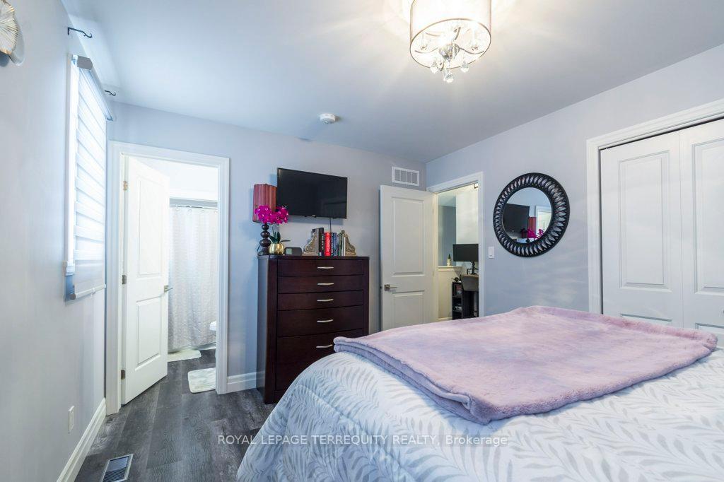 Photo 21 of 12 Cedar Park Crescent, Quinte West, Murray Ward — HOMEH