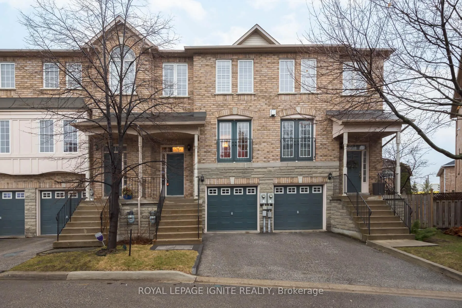 Front of Unit 37, 19 Foxchase Avenue