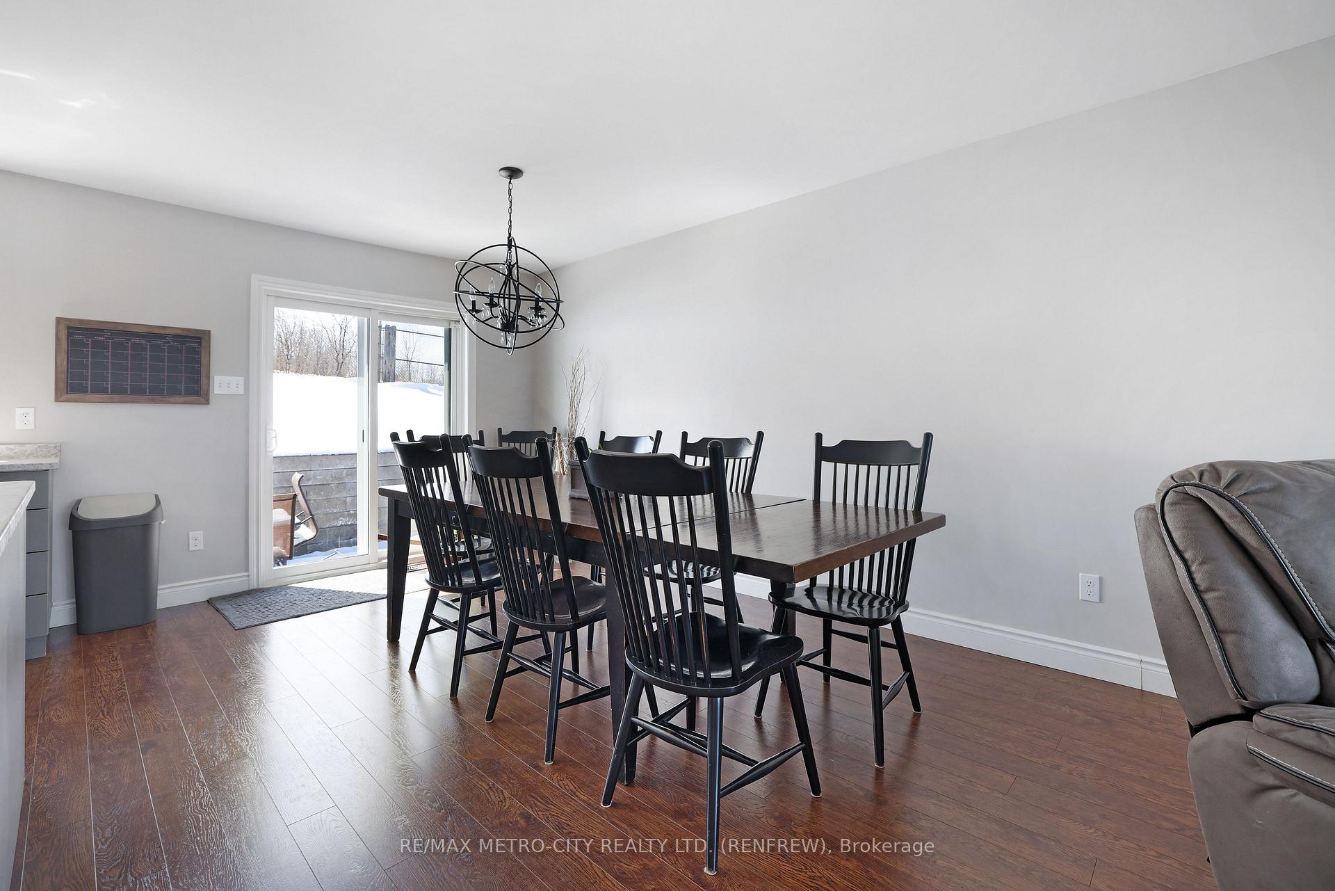 Photo 4 of 148 Haramis Drive, Renfrew — HOMEH