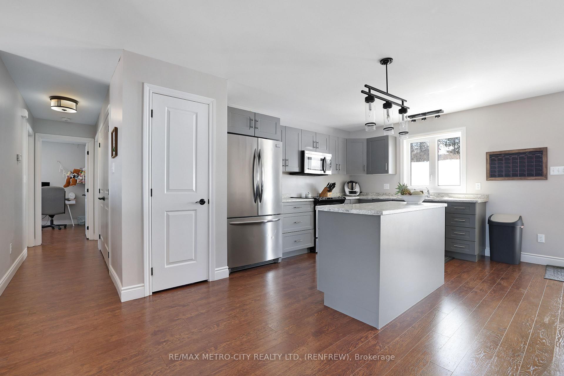 Photo 6 of 148 Haramis Drive, Renfrew — HOMEH