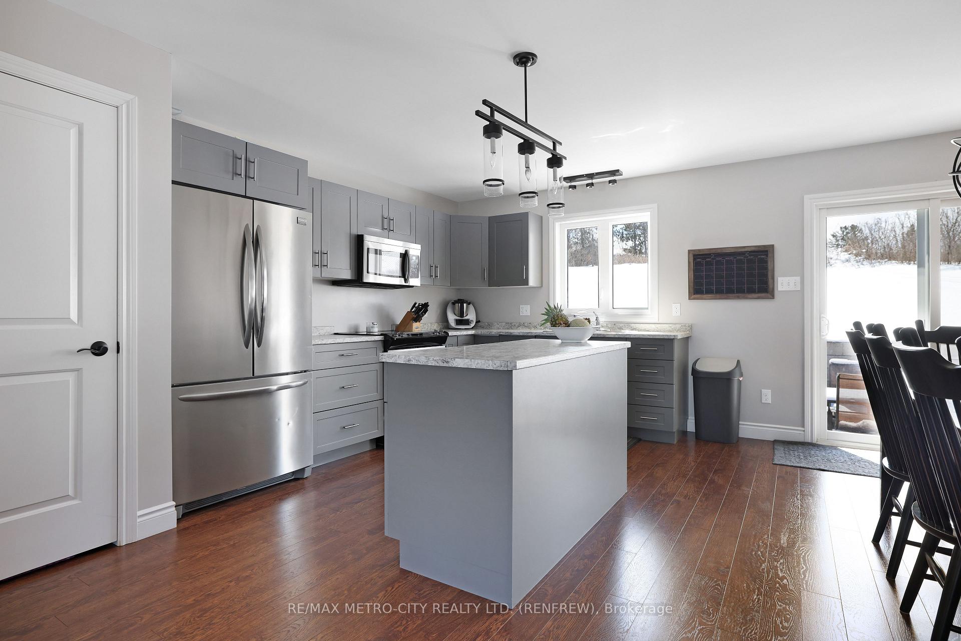 Photo 7 of 148 Haramis Drive, Renfrew — HOMEH