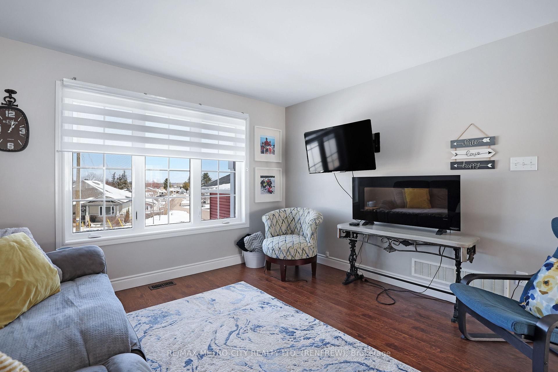 Photo 12 of 148 Haramis Drive, Renfrew — HOMEH