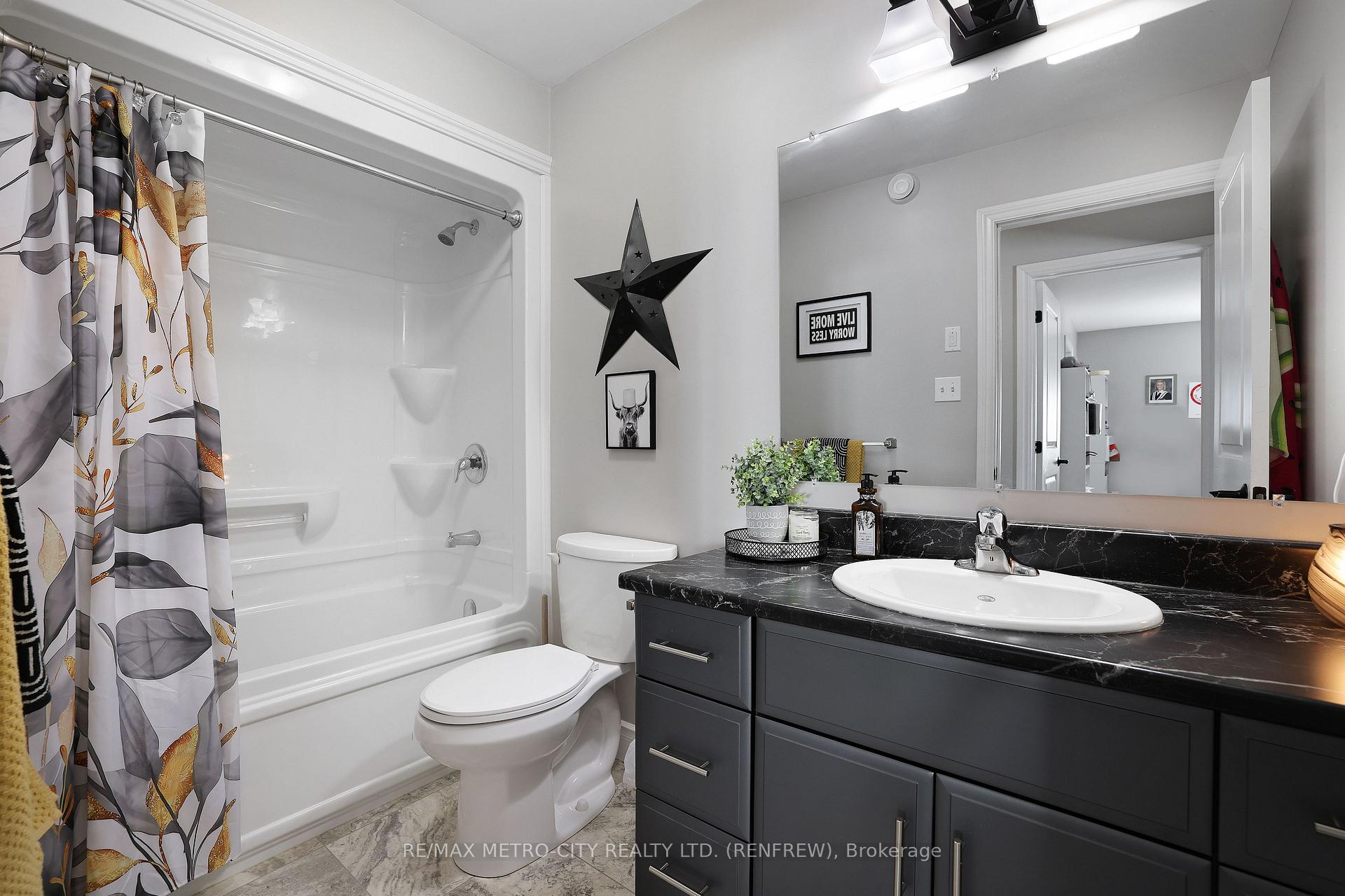 Photo 18 of 148 Haramis Drive, Renfrew — HOMEH