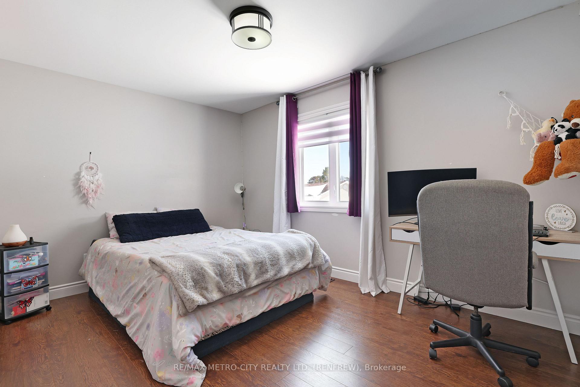 Photo 19 of 148 Haramis Drive, Renfrew — HOMEH