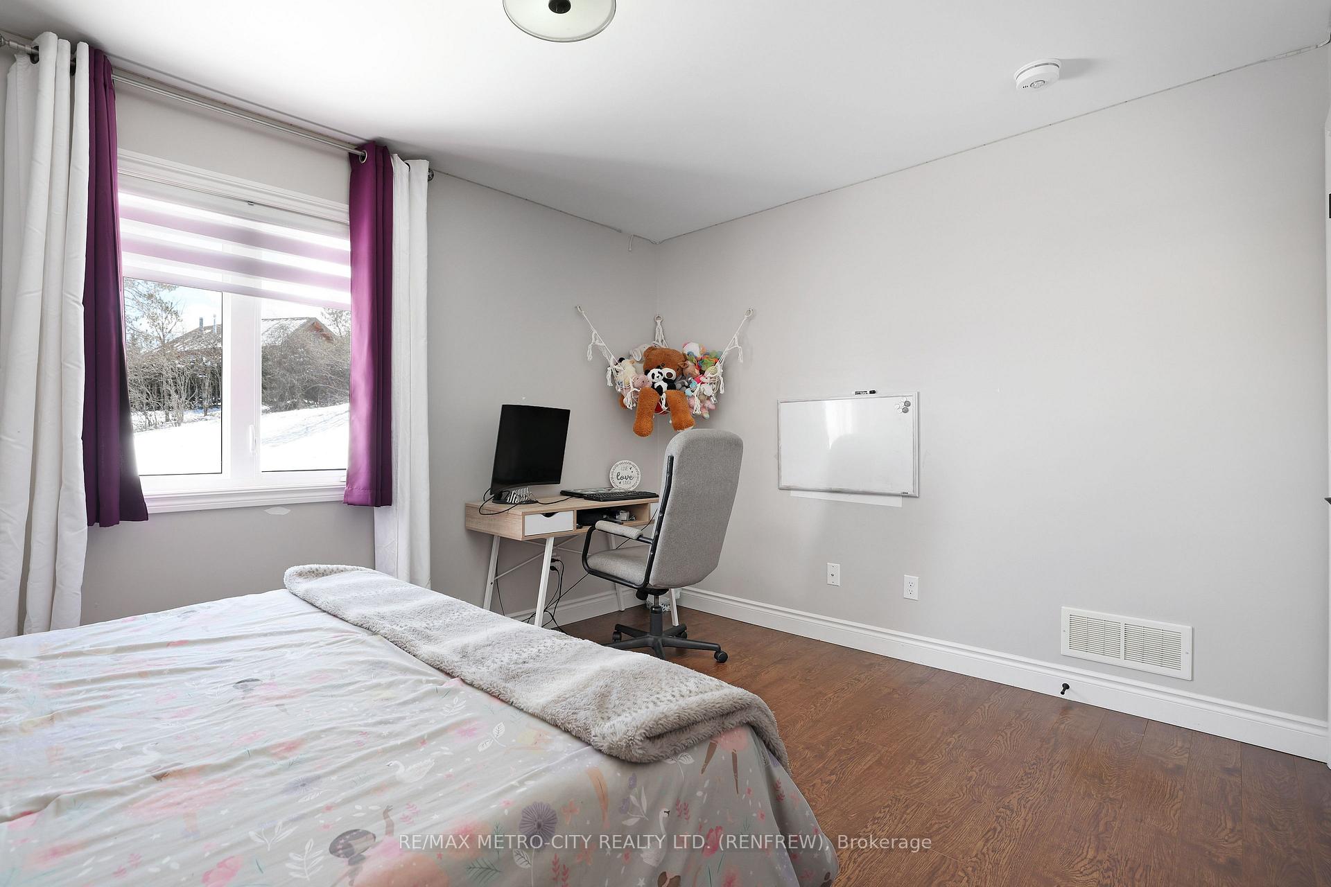 Photo 20 of 148 Haramis Drive, Renfrew — HOMEH
