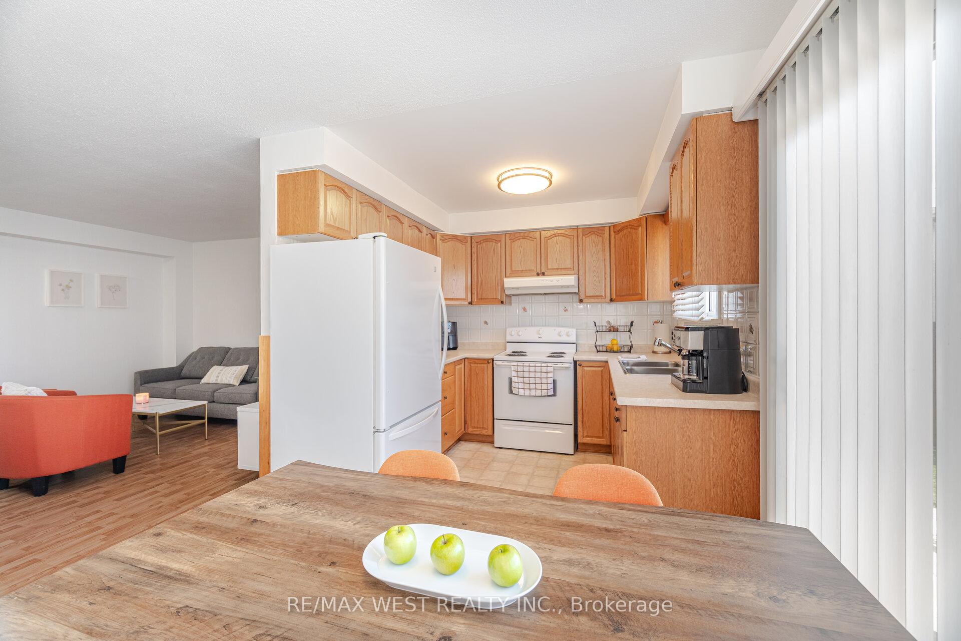 Photo 14 of 266 Lakeview Park Avenue, Oshawa, Lakeview — HOMEH