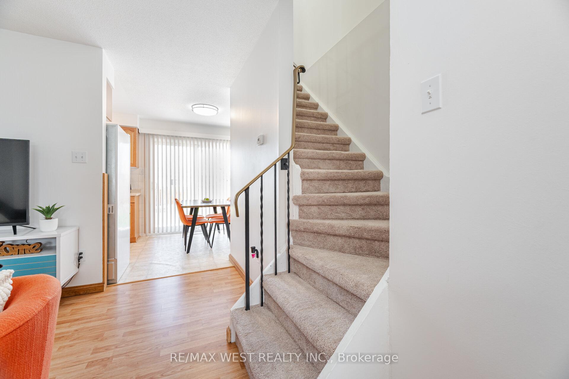 Photo 19 of 266 Lakeview Park Avenue, Oshawa, Lakeview — HOMEH