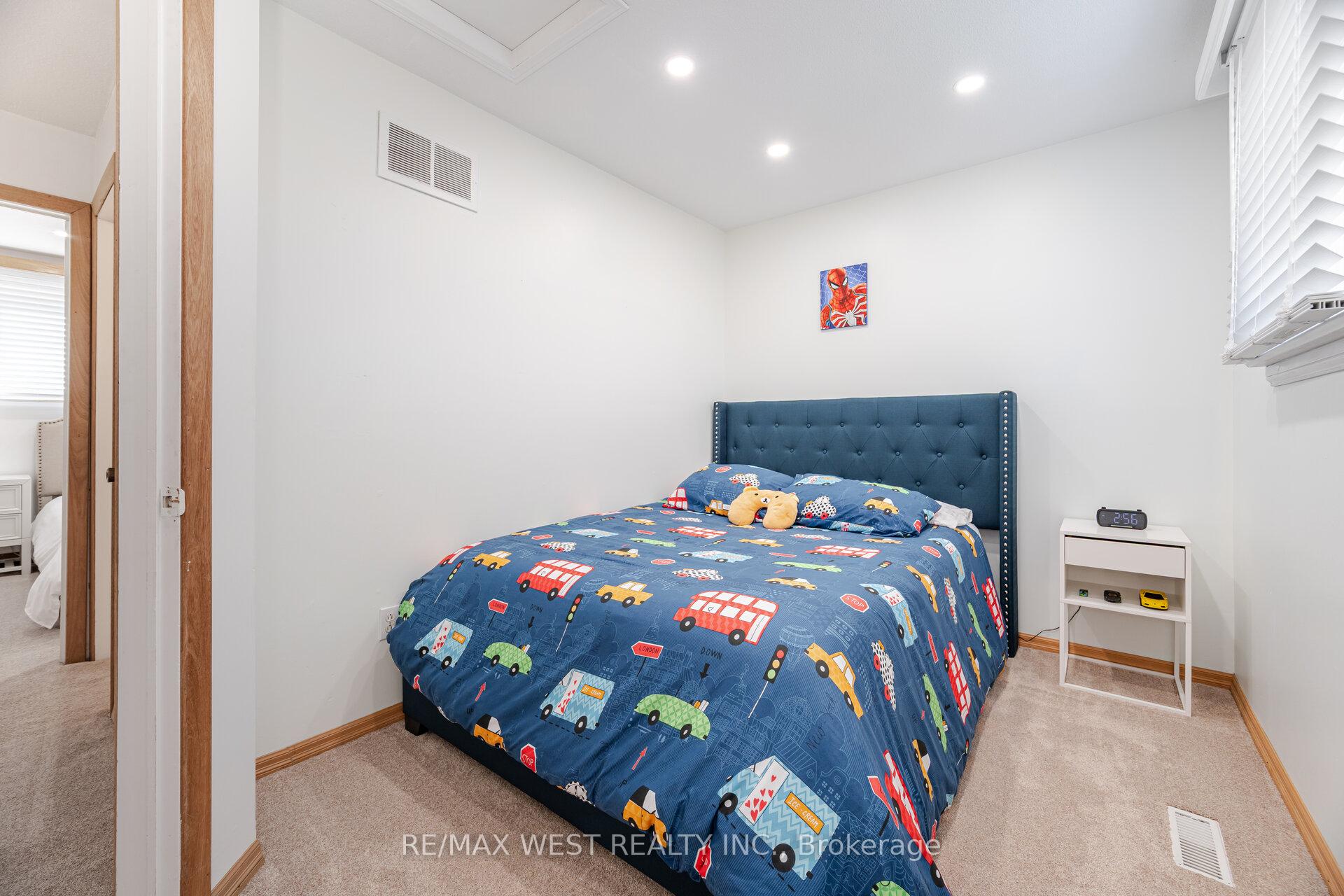 Photo 25 of 266 Lakeview Park Avenue, Oshawa, Lakeview — HOMEH