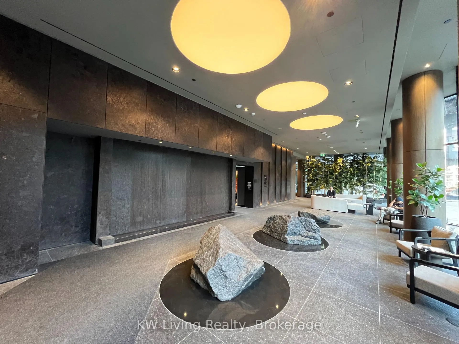 Photo 5 of Unit 1601, 110 Broadway Avenue, Toronto, Mount Pleasant West — HOMEH