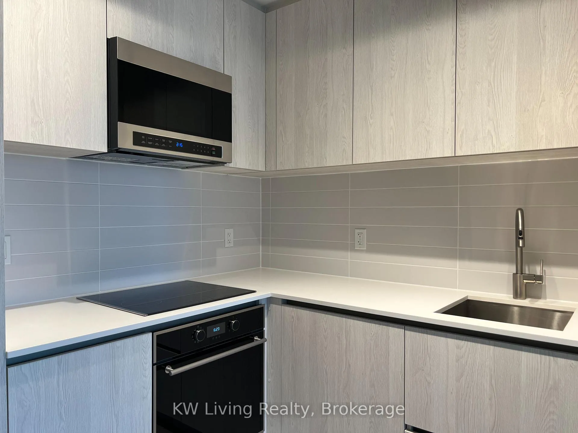 Photo 9 of Unit 1601, 110 Broadway Avenue, Toronto, Mount Pleasant West — HOMEH