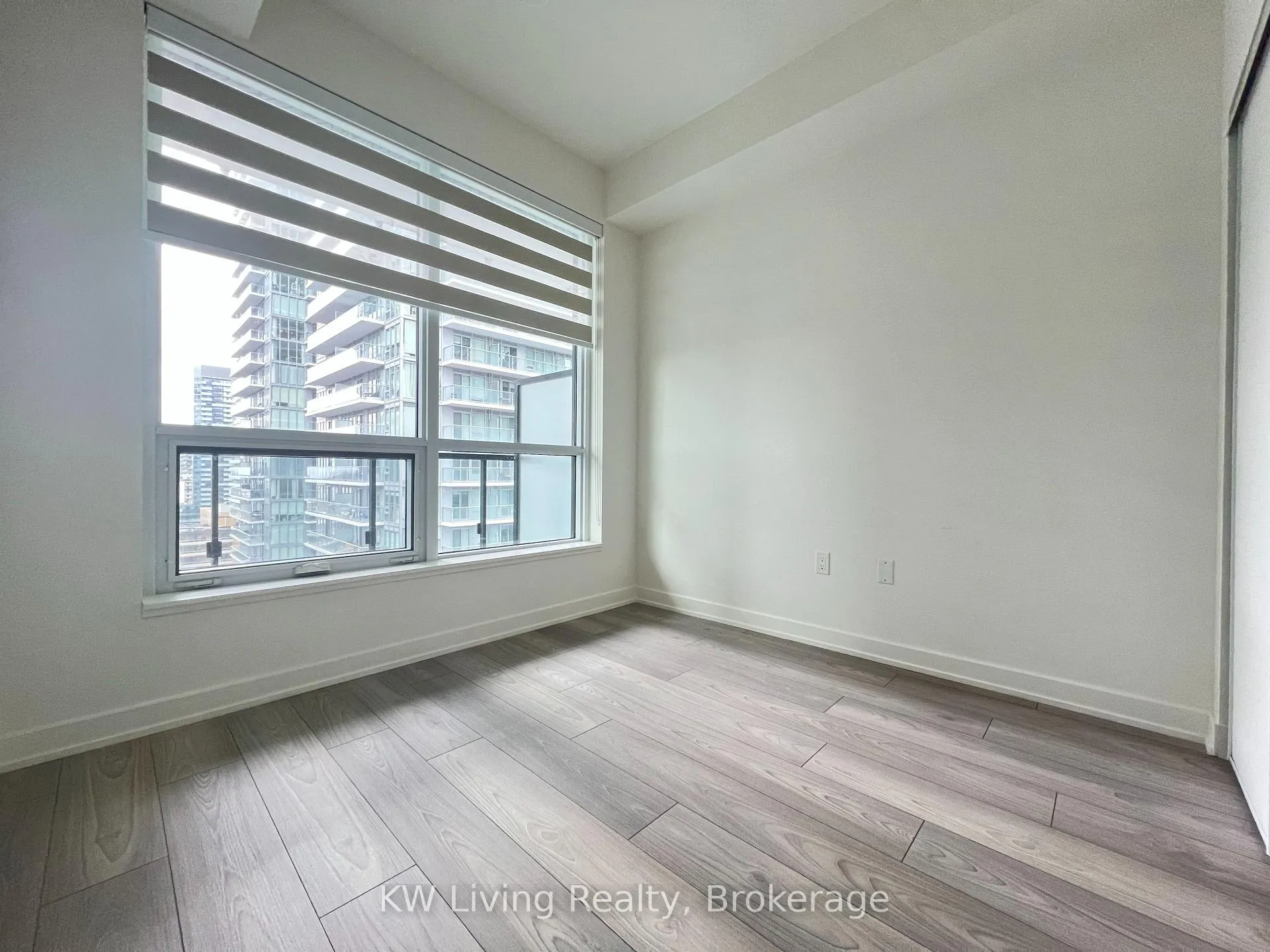 Photo 10 of Unit 1601, 110 Broadway Avenue, Toronto, Mount Pleasant West — HOMEH
