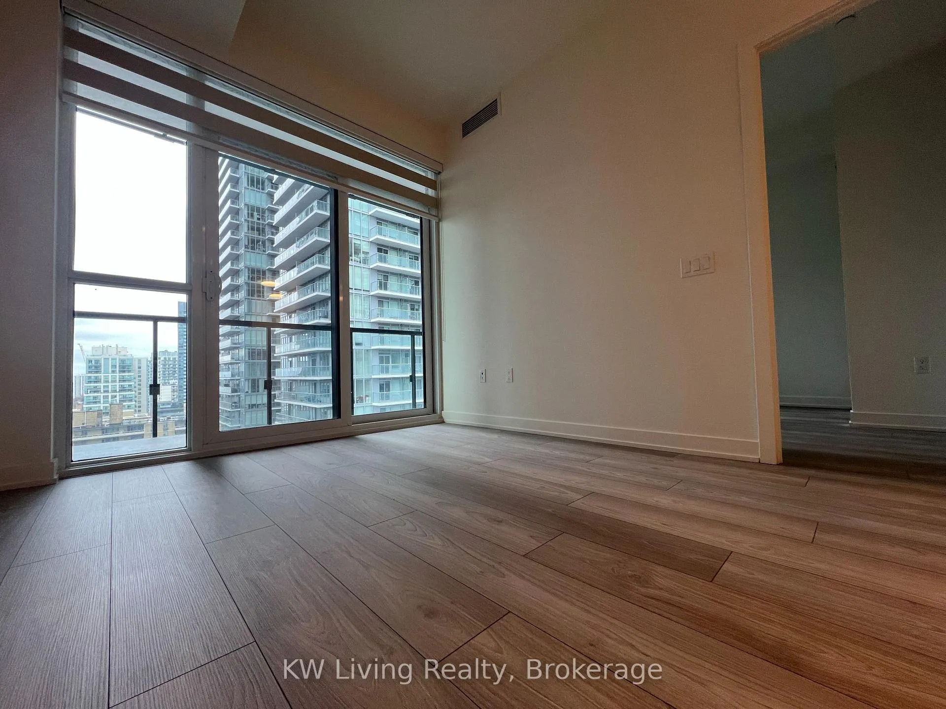 Photo 13 of Unit 1601, 110 Broadway Avenue, Toronto, Mount Pleasant West — HOMEH