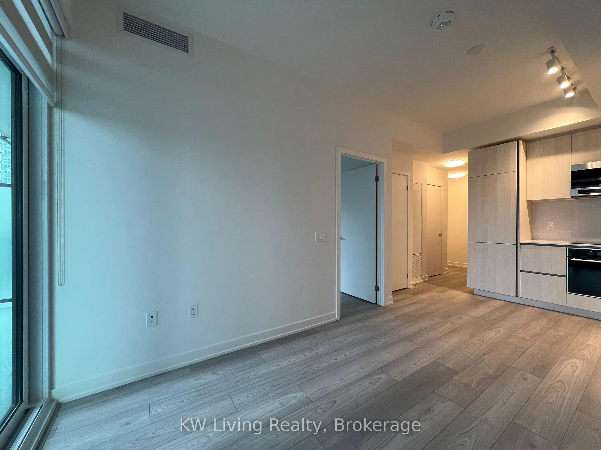 Photo 15 of Unit 1601, 110 Broadway Avenue, Toronto, Mount Pleasant West — HOMEH