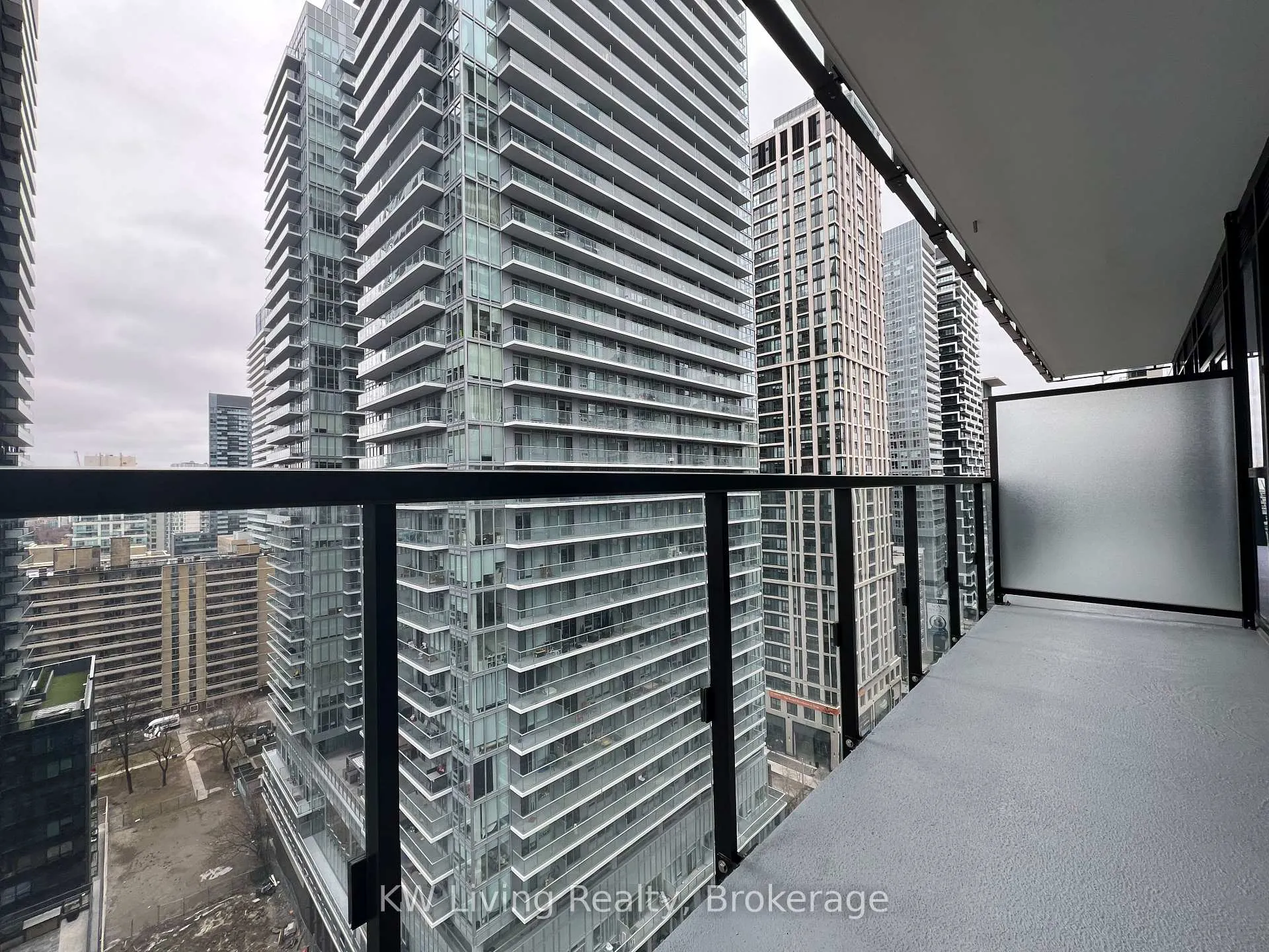 Photo 18 of Unit 1601, 110 Broadway Avenue, Toronto, Mount Pleasant West — HOMEH