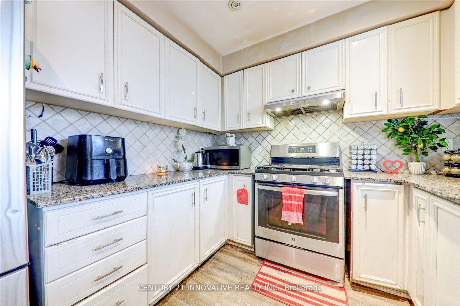 Photo 7 of 560 Steeple Hill, Pickering, Woodlands — HOMEH
