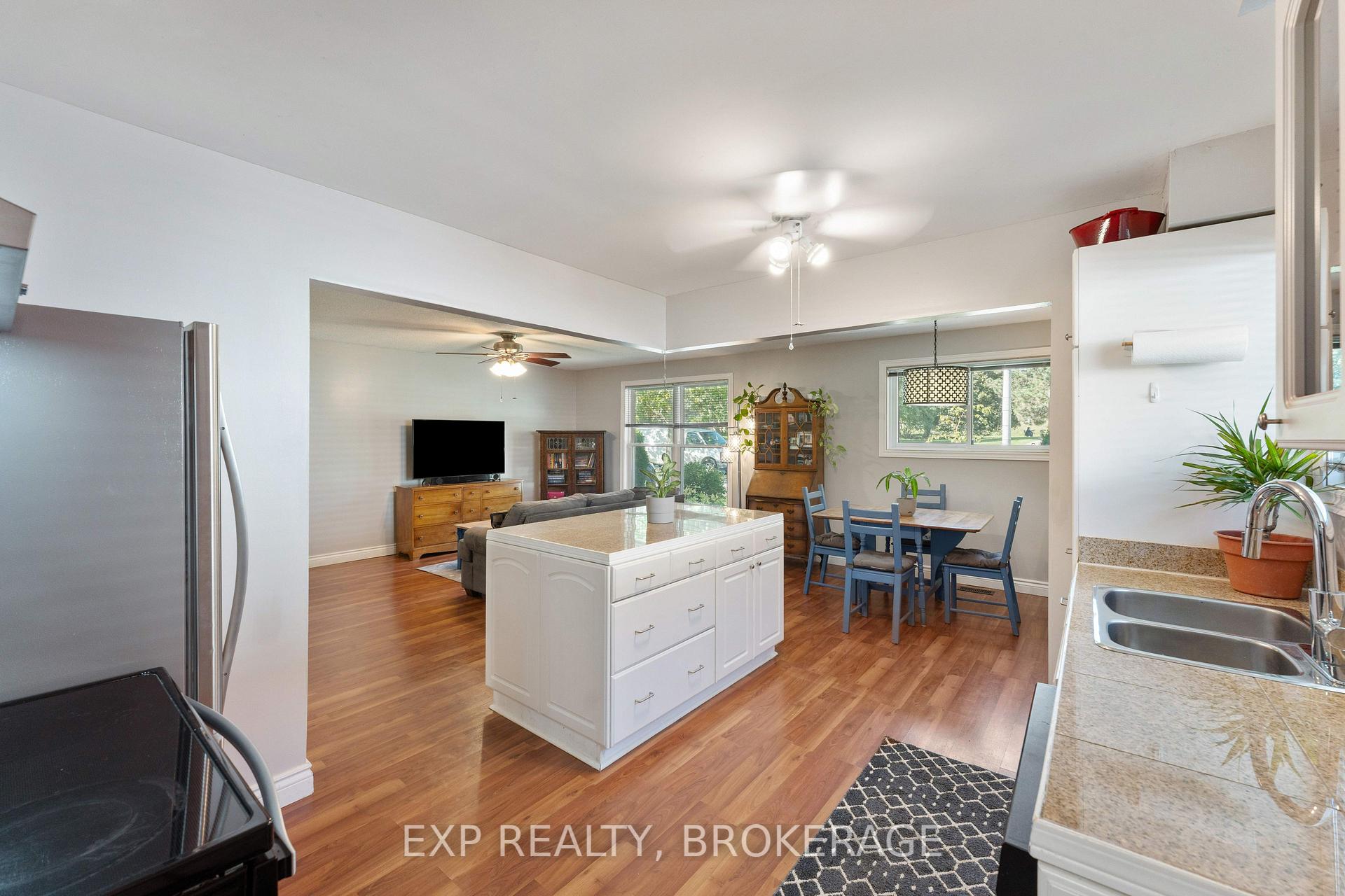 Photo 3 of 109 Virginia Street, Kingston, Rideau — HOMEH