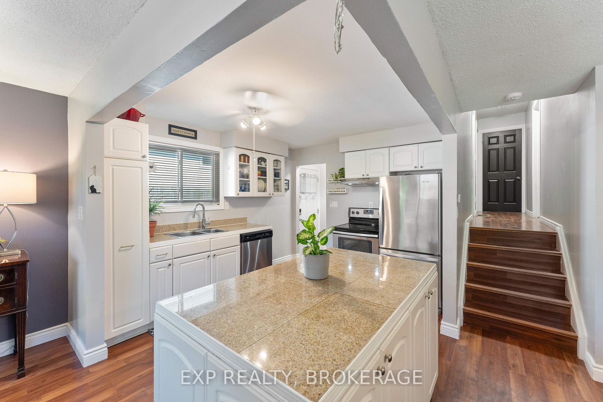 Photo 6 of 109 Virginia Street, Kingston, Rideau — HOMEH