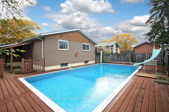 Photo 2 of 985 Vistula Drive, Pickering, West Shore — HOMEH