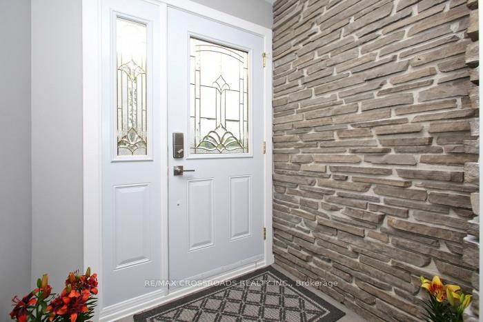 Photo 3 of 985 Vistula Drive, Pickering, West Shore — HOMEH