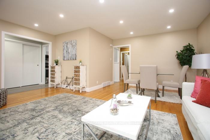 Photo 5 of 985 Vistula Drive, Pickering, West Shore — HOMEH
