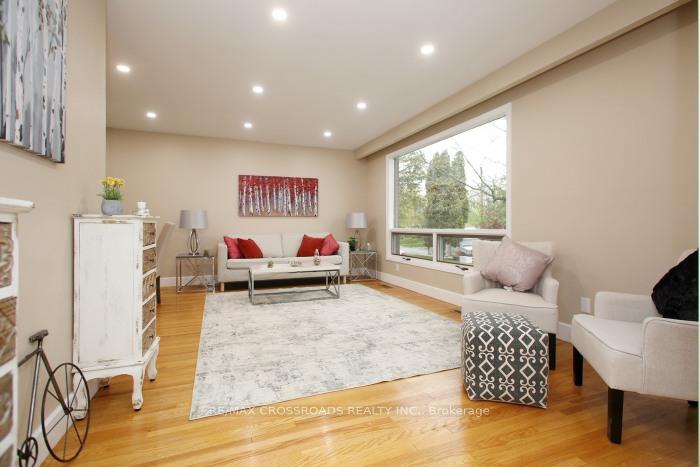 Photo 7 of 985 Vistula Drive, Pickering, West Shore — HOMEH