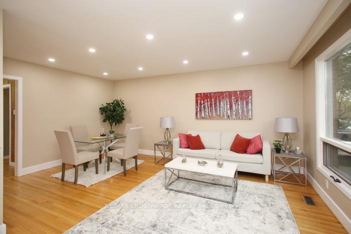 Photo 9 of 985 Vistula Drive, Pickering, West Shore — HOMEH