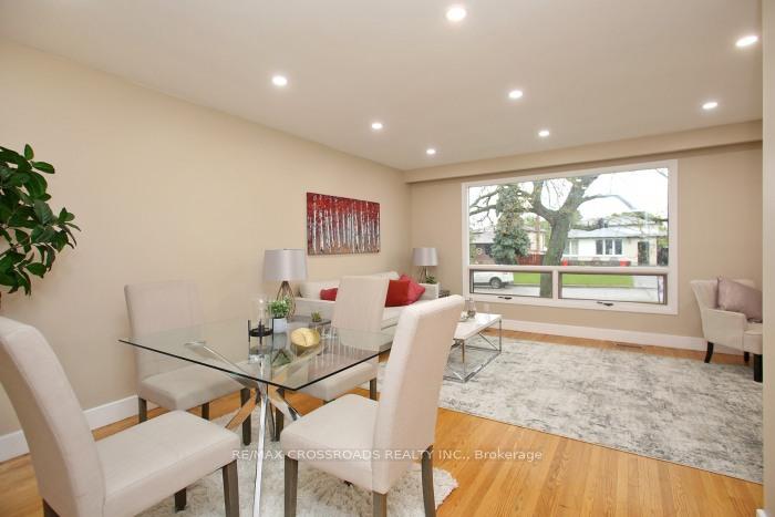 Photo 11 of 985 Vistula Drive, Pickering, West Shore — HOMEH