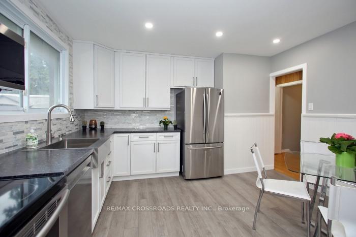 Photo 14 of 985 Vistula Drive, Pickering, West Shore — HOMEH