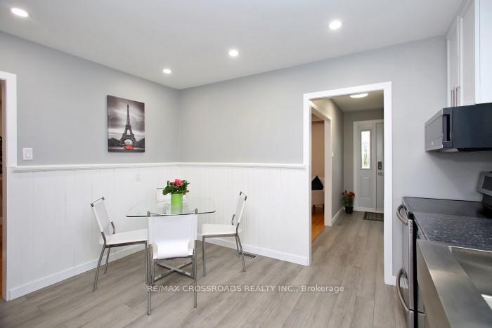 Photo 16 of 985 Vistula Drive, Pickering, West Shore — HOMEH