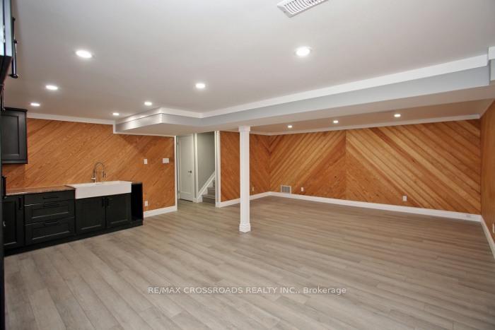 Photo 23 of 985 Vistula Drive, Pickering, West Shore — HOMEH