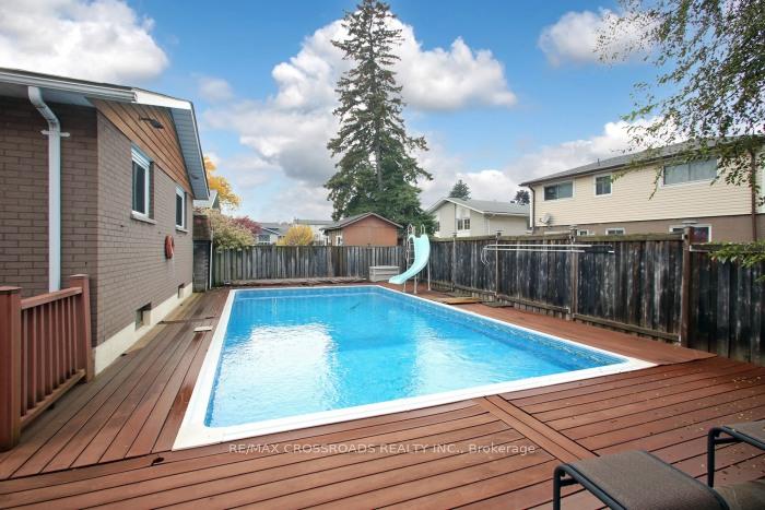 Photo 33 of 985 Vistula Drive, Pickering, West Shore — HOMEH