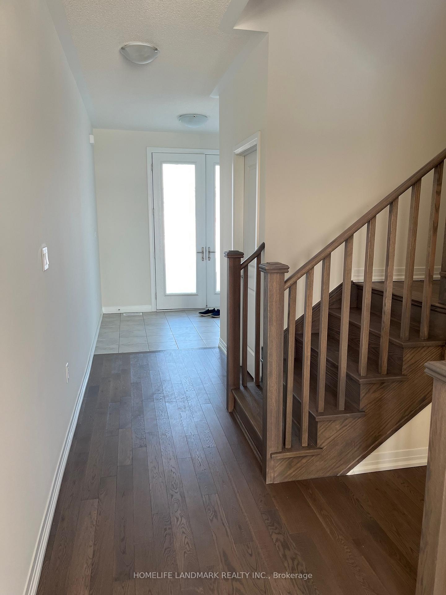 Photo 2 of 1089 Zircon Manor, Pickering, Rural Pickering — HOMEH