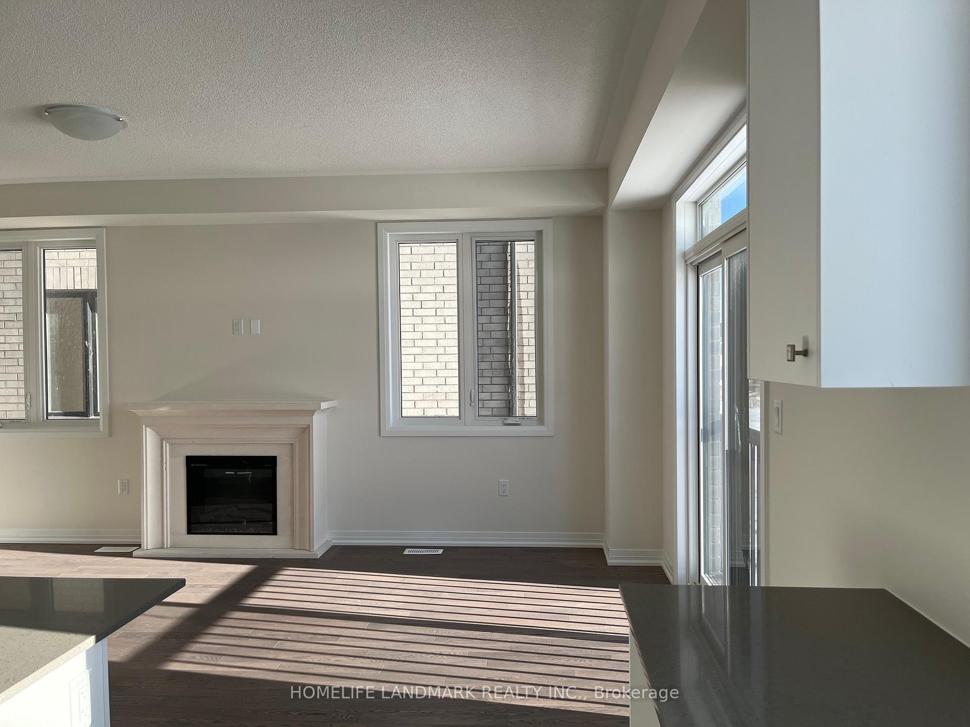 Photo 3 of 1089 Zircon Manor, Pickering, Rural Pickering — HOMEH