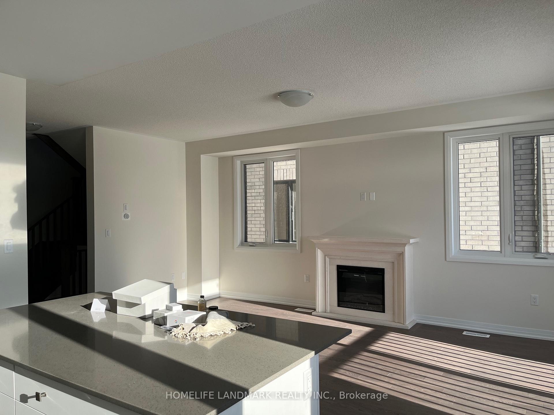Photo 4 of 1089 Zircon Manor, Pickering, Rural Pickering — HOMEH