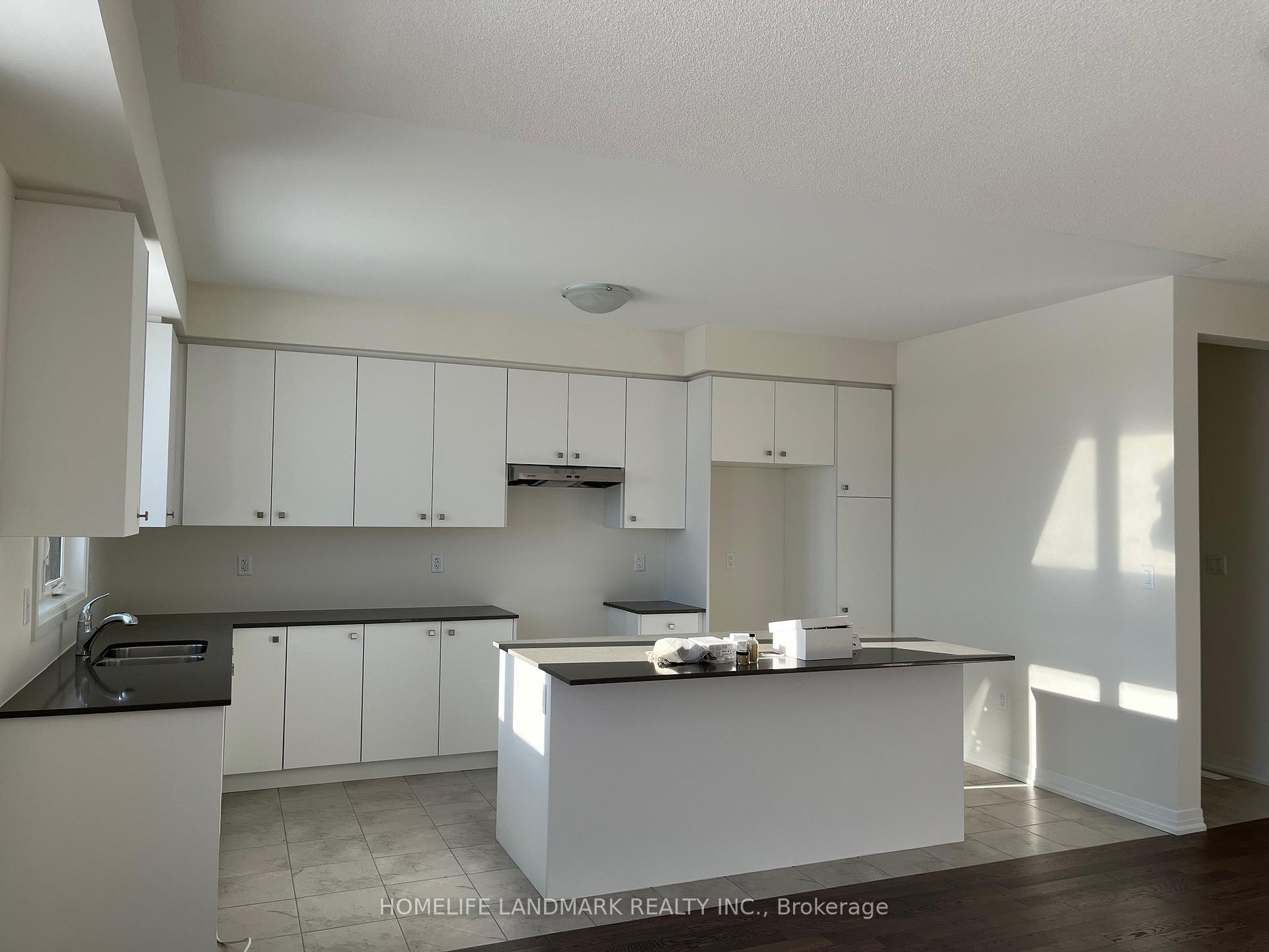 Photo 6 of 1089 Zircon Manor, Pickering, Rural Pickering — HOMEH