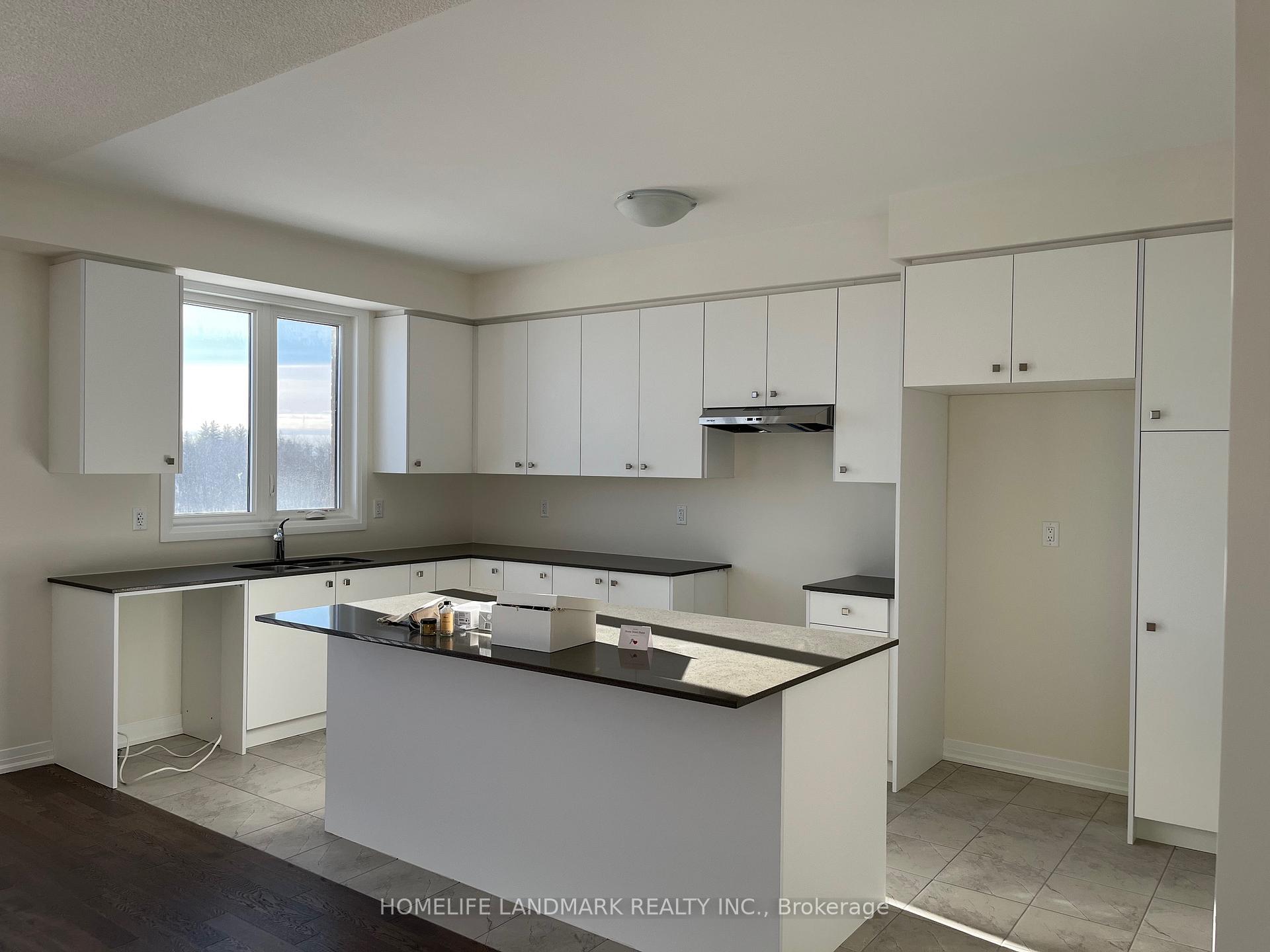 Photo 7 of 1089 Zircon Manor, Pickering, Rural Pickering — HOMEH