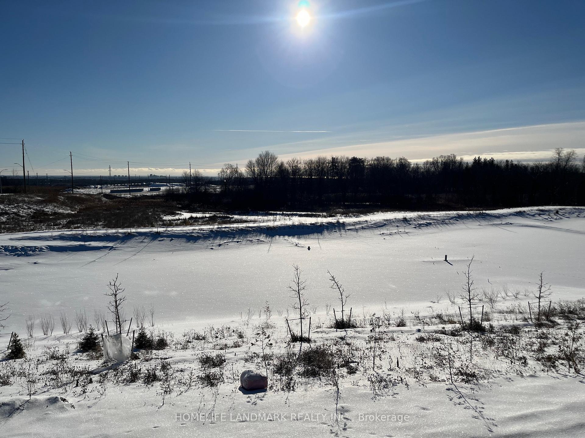 Photo 10 of 1089 Zircon Manor, Pickering, Rural Pickering — HOMEH