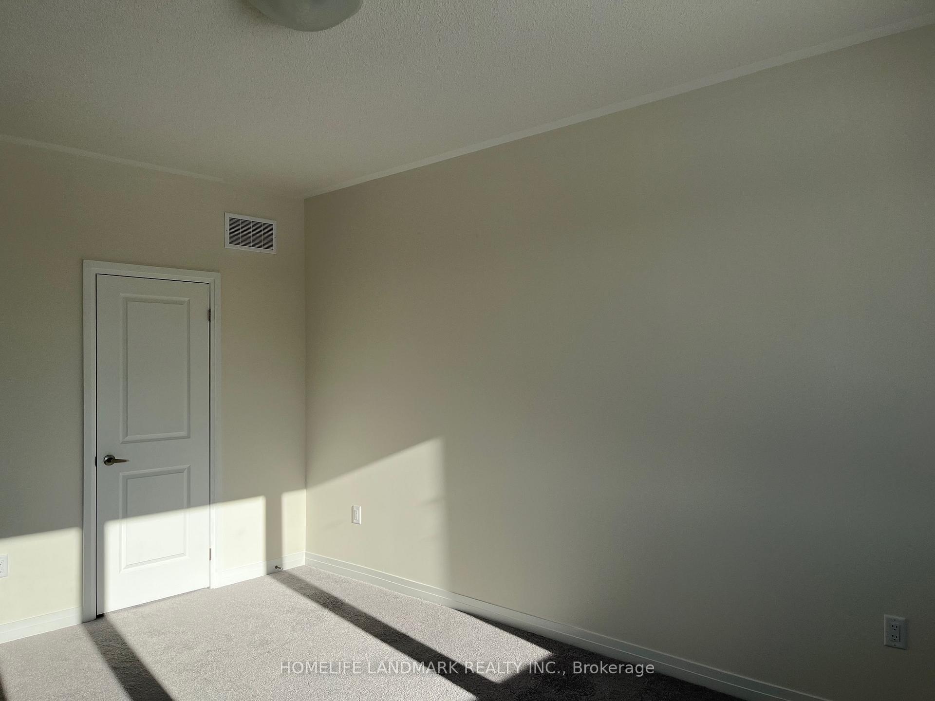 Photo 17 of 1089 Zircon Manor, Pickering, Rural Pickering — HOMEH