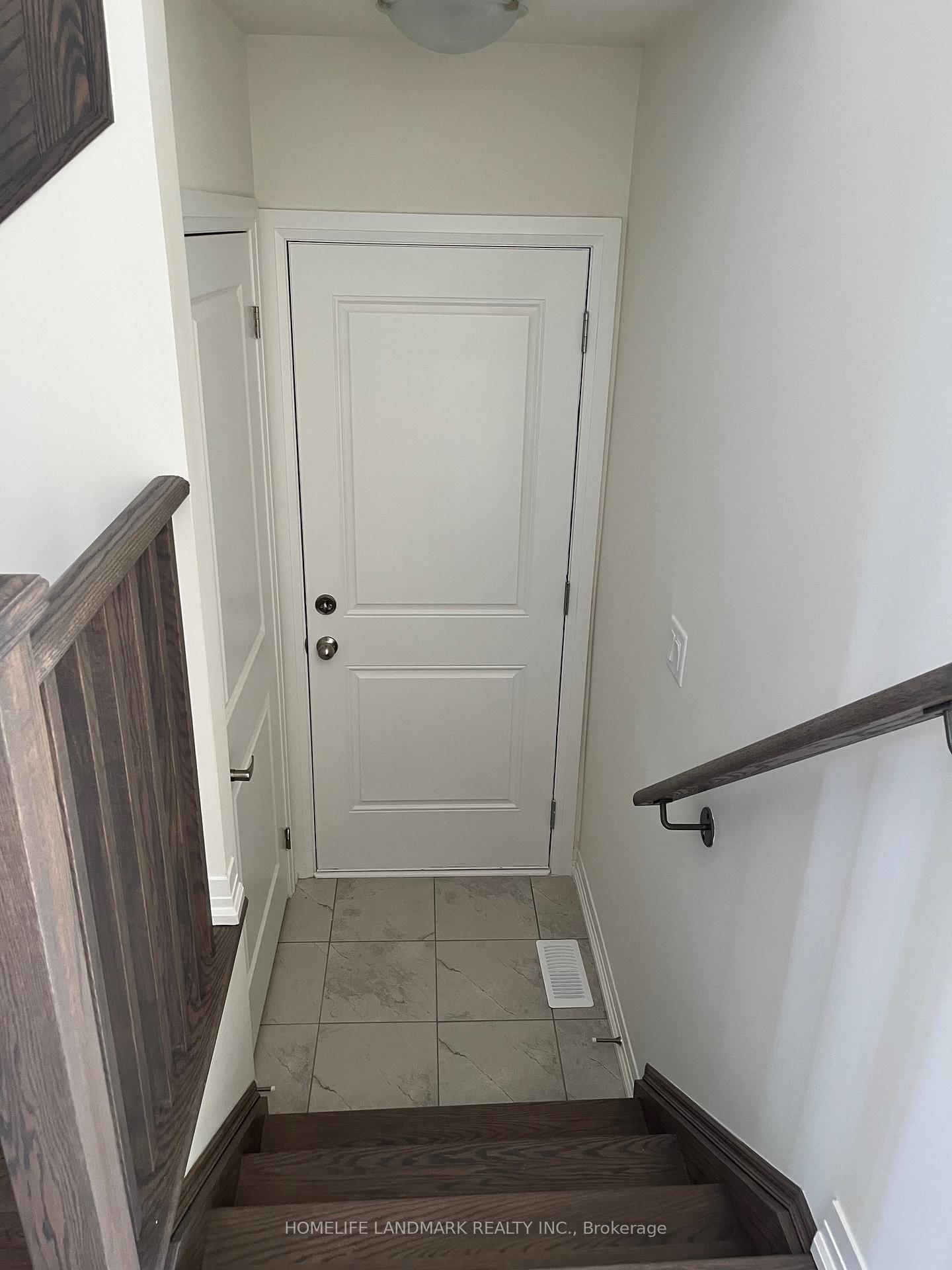 Photo 28 of 1089 Zircon Manor, Pickering, Rural Pickering — HOMEH