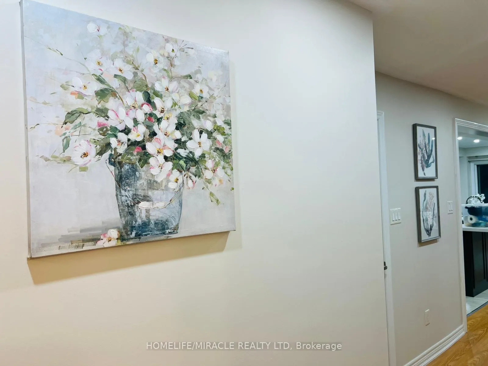 Photo 3 of Unit 3, 570 Linden Drive, Cambridge, Preston Heights — HOMEH