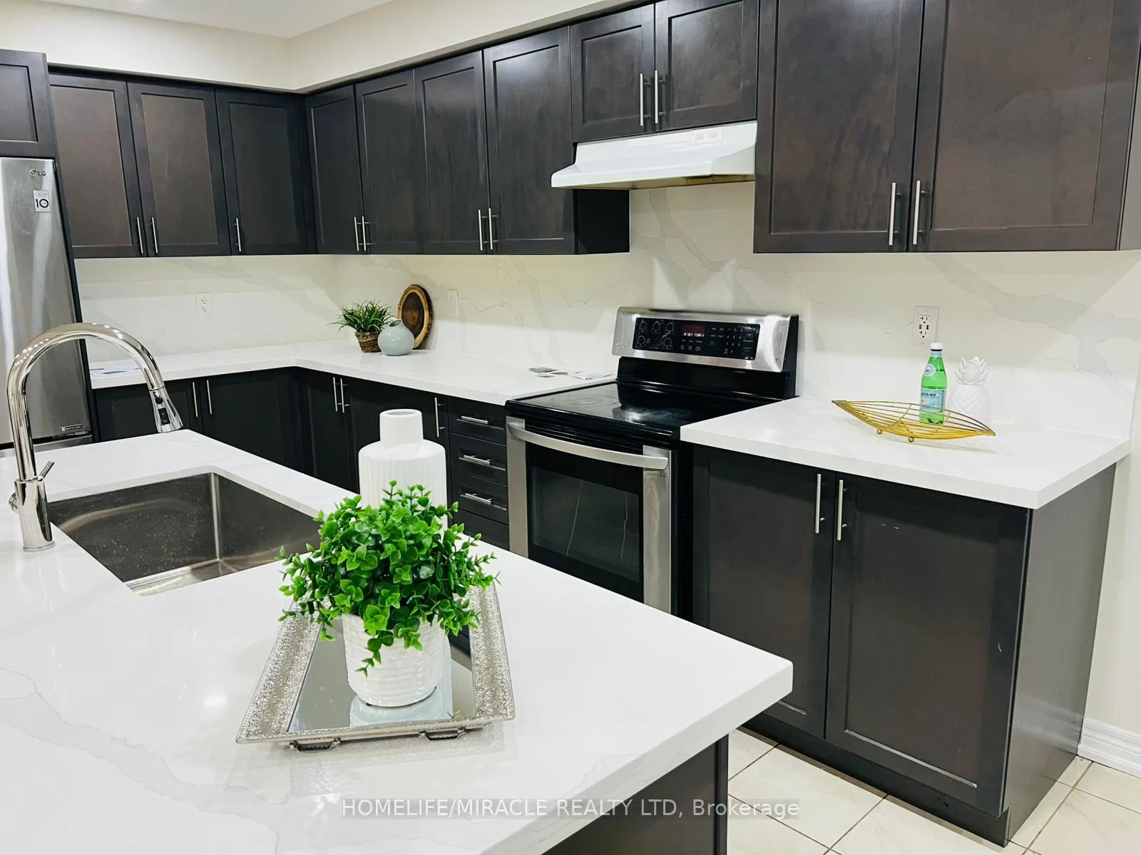 Photo 9 of Unit 3, 570 Linden Drive, Cambridge, Preston Heights — HOMEH