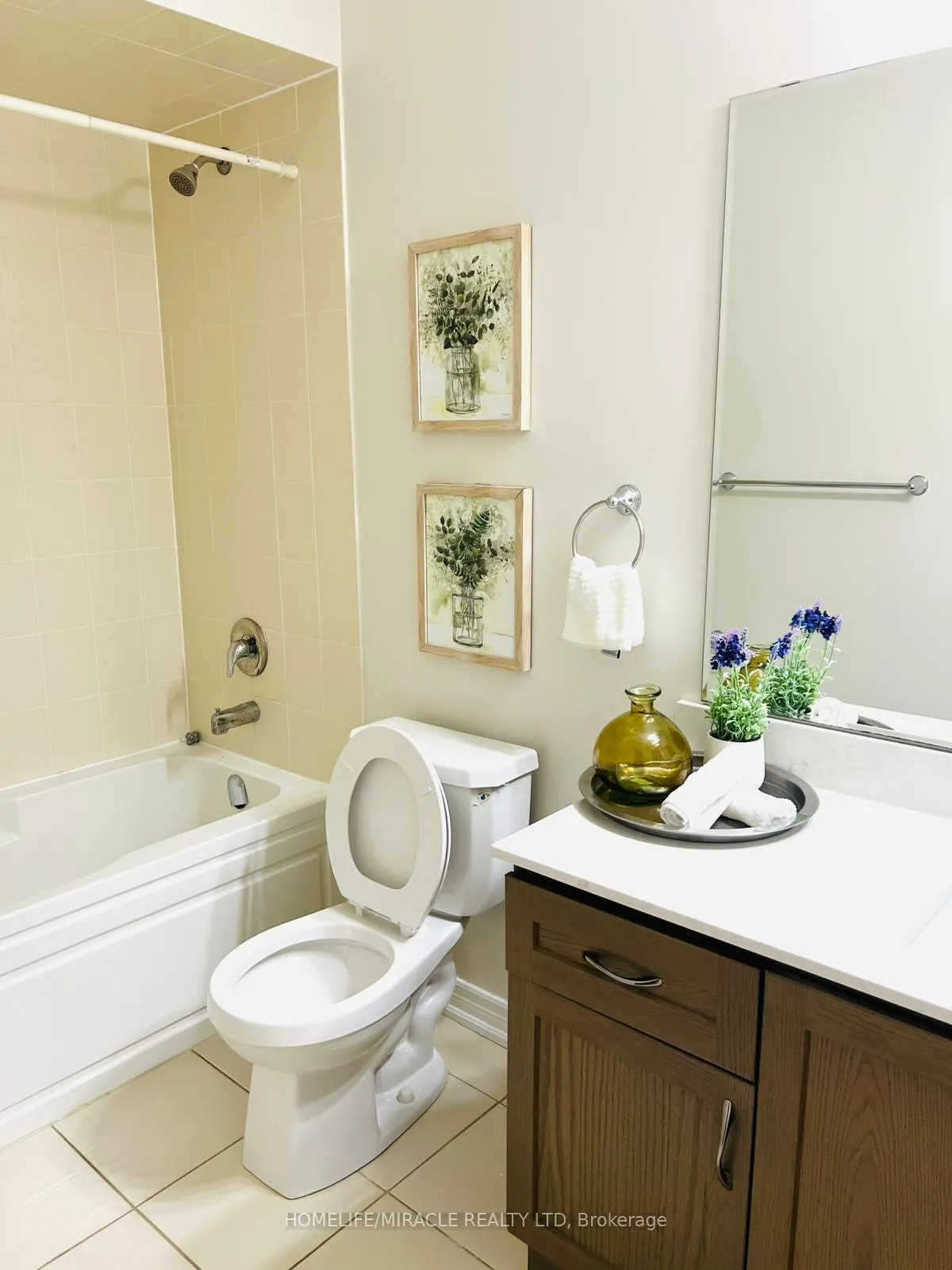 Photo 14 of Unit 3, 570 Linden Drive, Cambridge, Preston Heights — HOMEH