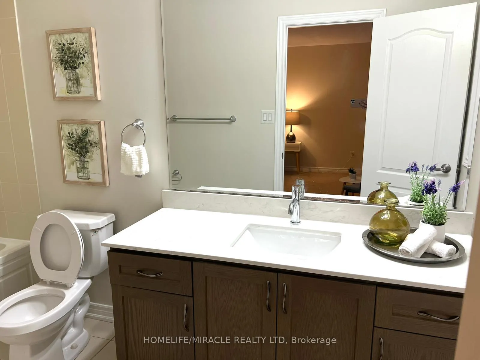 Photo 15 of Unit 3, 570 Linden Drive, Cambridge, Preston Heights — HOMEH