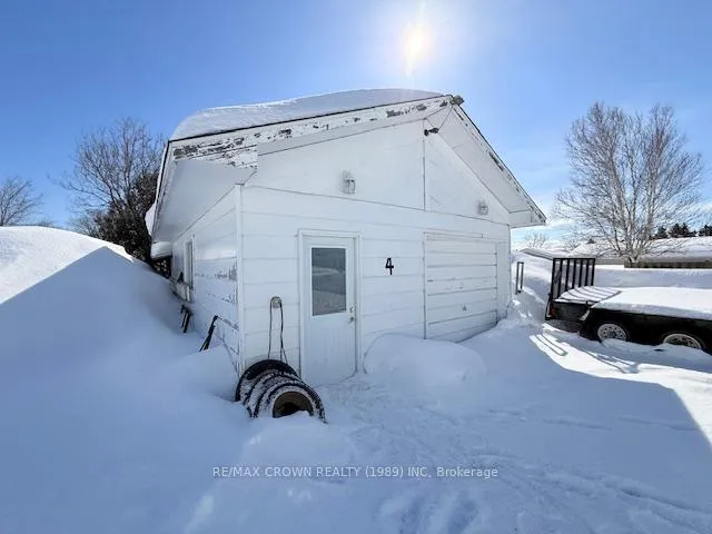 Photo 3 of 4 Brock Crescent, Kapuskasing — HOMEH