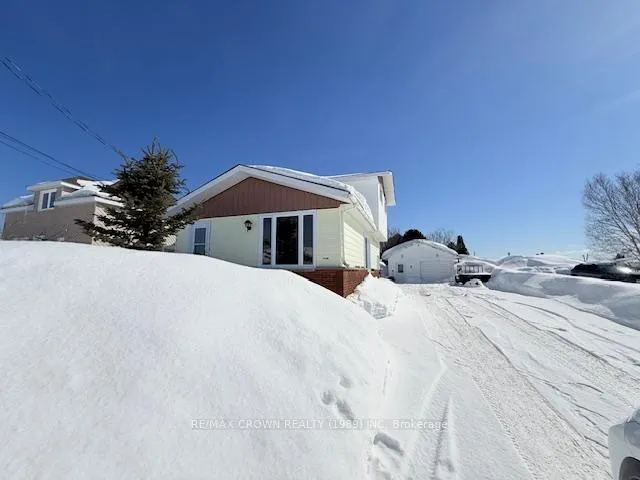 Photo 27 of 4 Brock Crescent, Kapuskasing — HOMEH