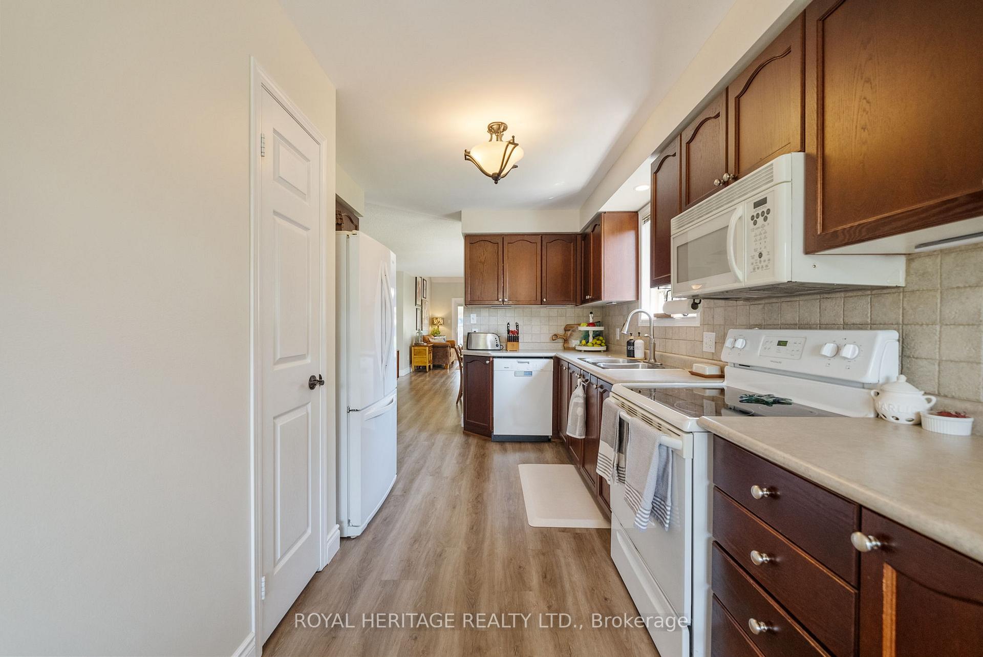 Photo 8 of 1100 Ormond Drive, Oshawa, Samac — HOMEH