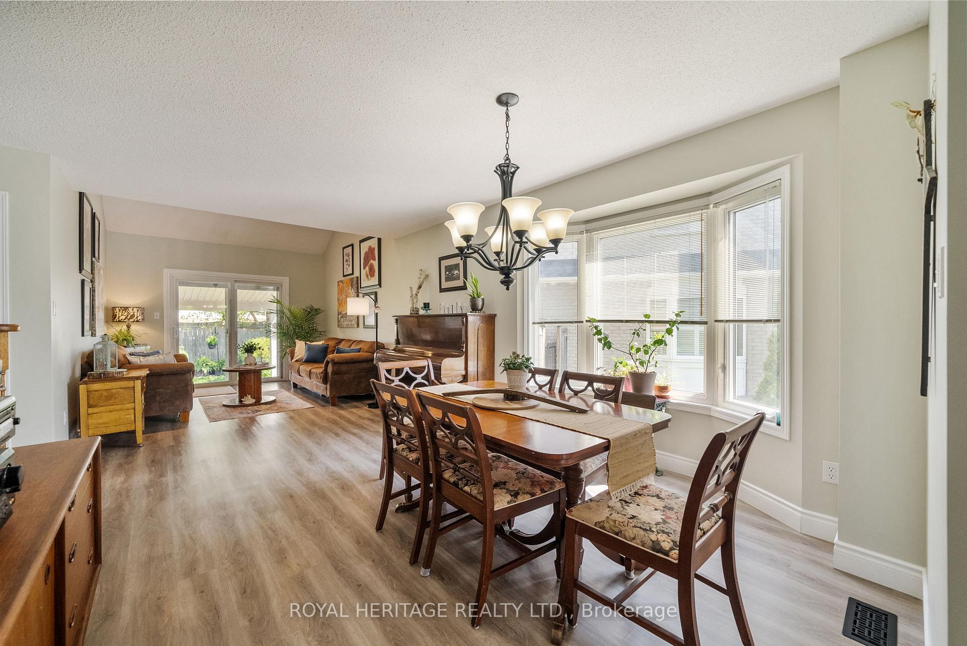 Photo 12 of 1100 Ormond Drive, Oshawa, Samac — HOMEH